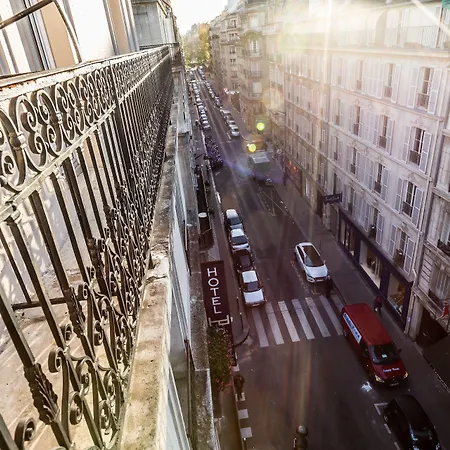 Duret Champs Elysees 4*