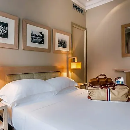 מלון Duret Champs Elysees 4*