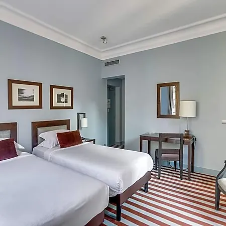 Duret Champs Elysees Hotell 4*