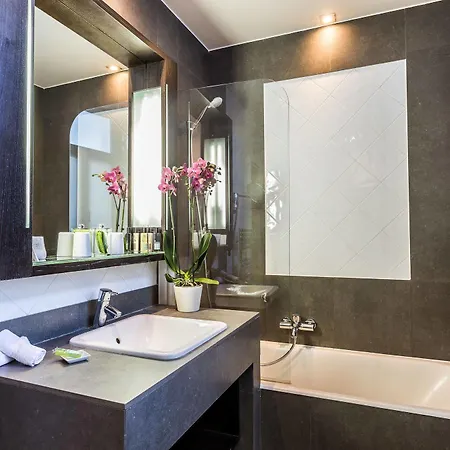 Hotel Duret Champs Elysees Paris