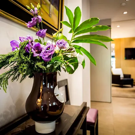 Duret Champs Elysees Hotel Paris