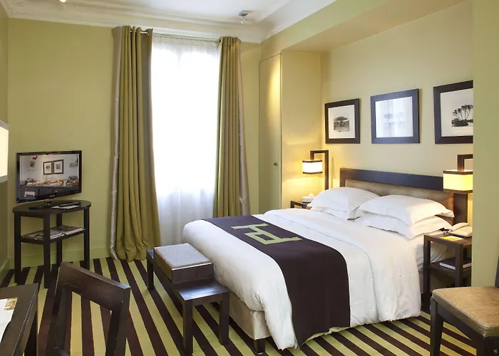 Duret Champs Elysees 4*