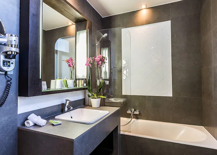 Duret Champs Elysees 4*