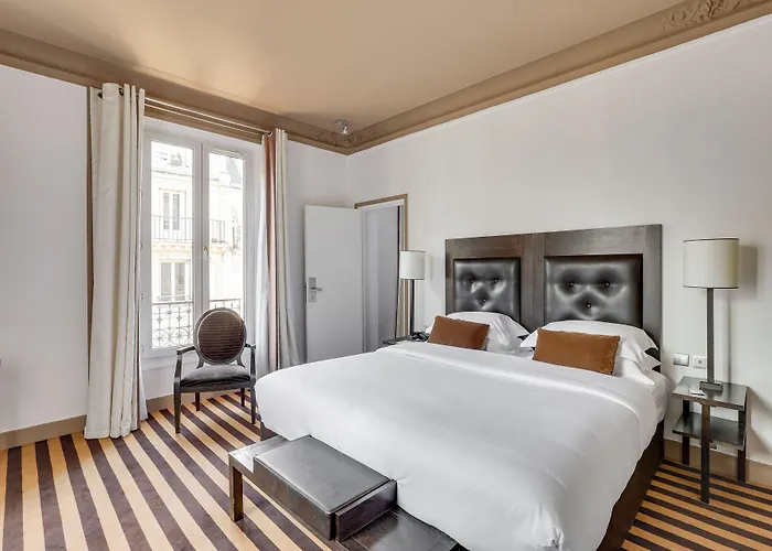 Duret Champs Elysees 4*